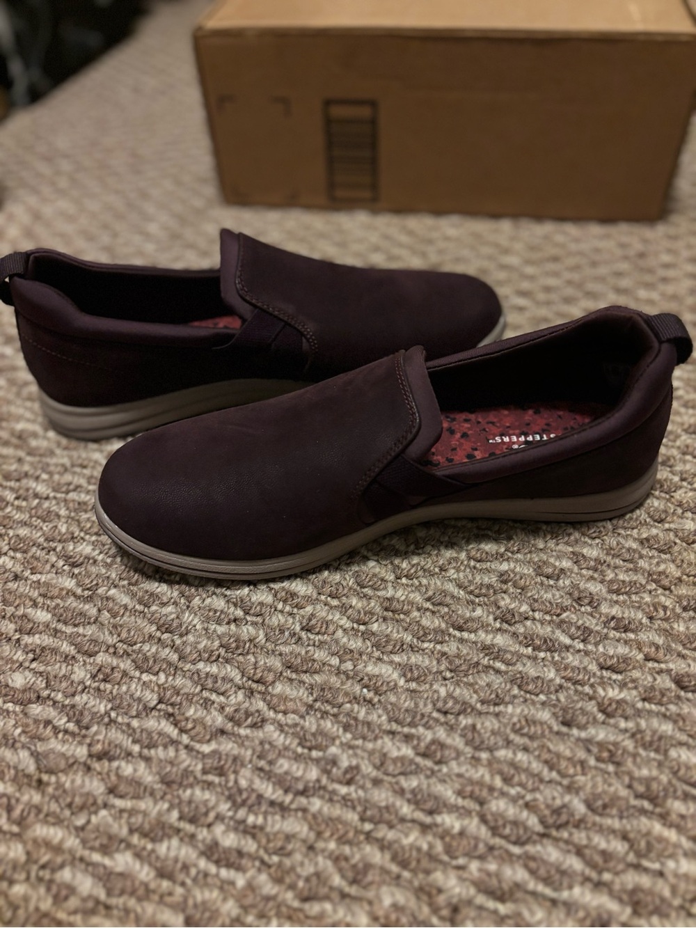 Women’s Clark’s Slip-On Casual Shoe in Dark Plum